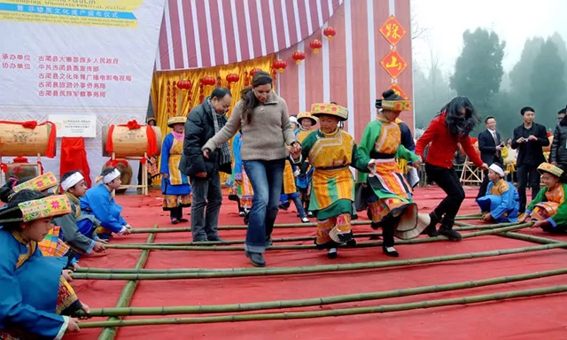 等了365天!泸州神秘的苗族盛会已经开启(图7) 7.jpg