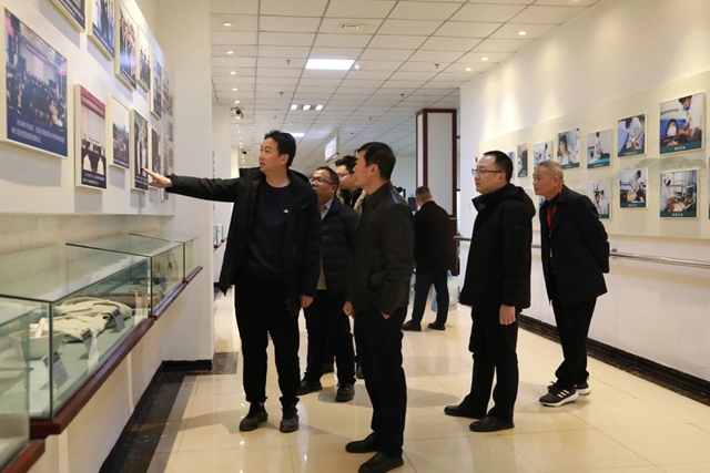 长宁县中医医院张文礼院长一行到合江县中医医院考察交流