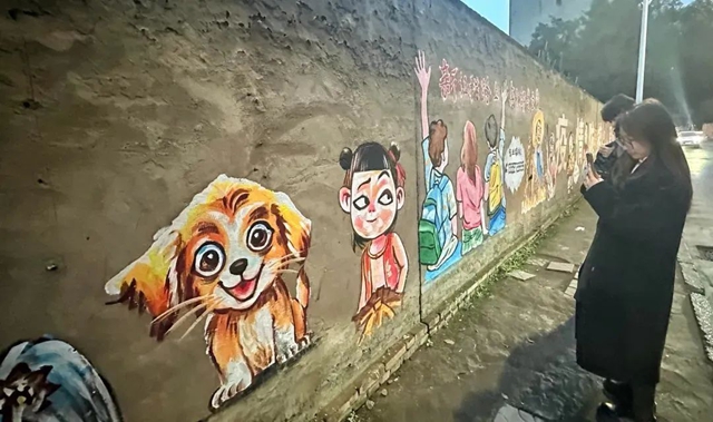 跟着哪吒游泸州!坐公交打卡主题墙画(图2) 2.jpg