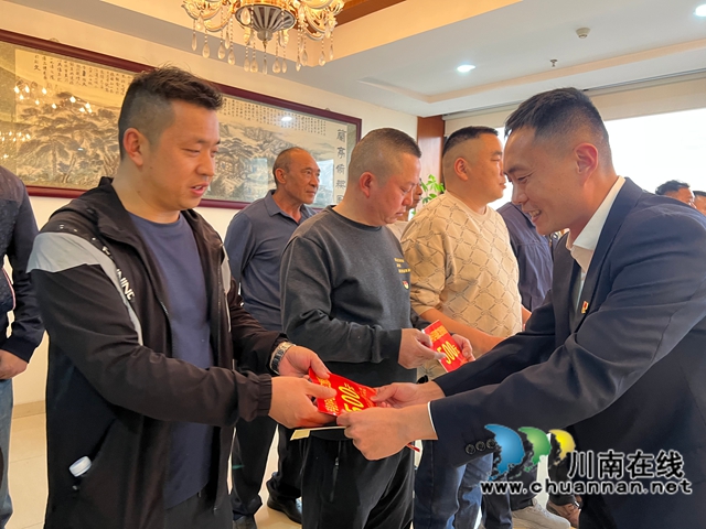 鼓干劲，聚众力，撸起袖子加油干！泸县赴广东省中山市慰问异地农民工党员代表