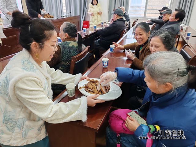 江阳区北城街道：百年卤味进社区，非遗美食暖人心