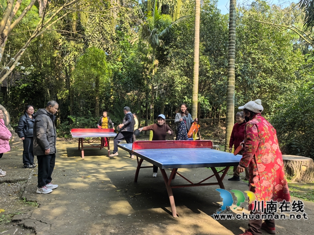 龙马潭区小市街道杜家街社区：银龄展风采，运动乐开怀