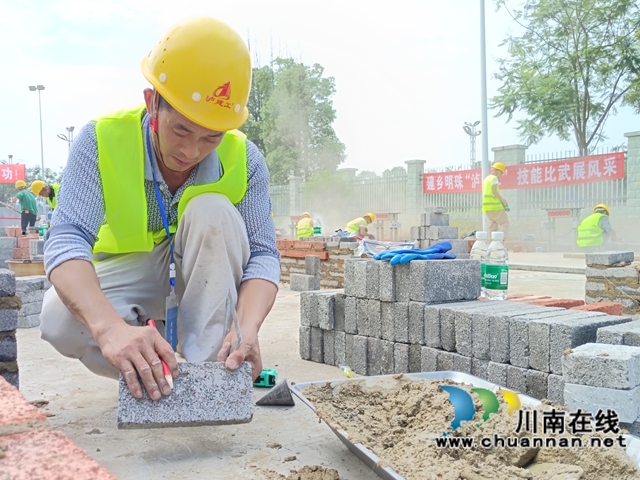 泸县“泸建工”经验做法被住建部表扬(图4) 7f0f36af4172f2405f460e9bdde045b.jpg