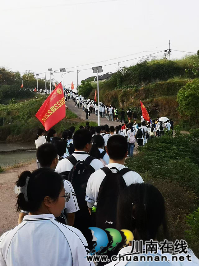 三带引领励志远足┃泸县一中举行2025年春期励志远足活动(图1) 微信图片_20250418191858.jpg