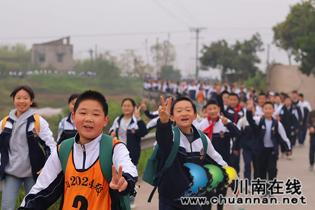 三带引领励志远足┃泸县一中举行2025年春期励志远足活动(图5) 微信图片_20250418191834.jpg
