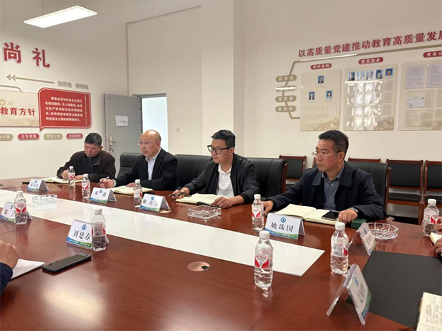 情系援藏教师 慰问温暖人心┃泸县四中前往乡城县高级中学看望慰问援藏教师(图3) 4.jpg