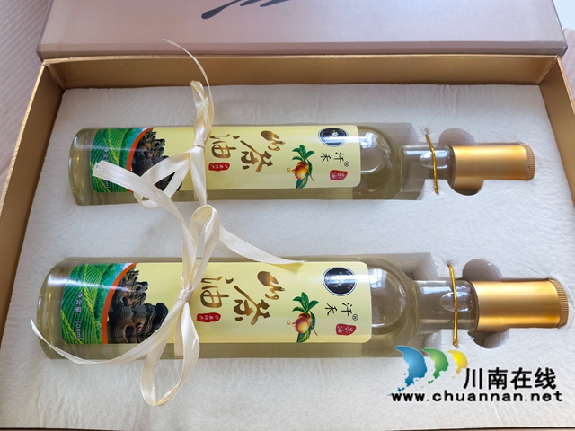 柯伯成油茶基地“汗禾牌”创业产品3.jpg
