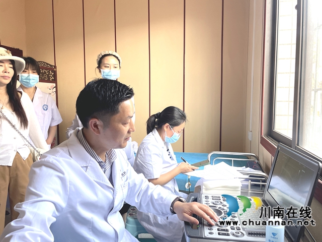 医疗服务民建志愿者.jpg