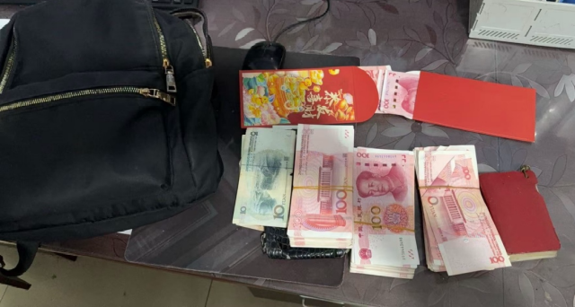 泸州公交驾驶员拾金不昧，乘客失物完璧归赵！