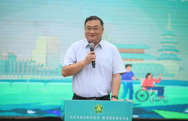 5月14日,江津区石蟆镇与合江县临港街道共同组建的“中共津合边界产业发展联合委员会”正式揭牌,这一开创性举措标志着津合地区在跨区域党建合作上迈出了坚实的一步,为区域协同发展注入了全新活力。 创新党建模式,搭建区域合作“新桥梁”。中共津合边界产业发展联合委员会的成立,是对传统党建模式的大胆突破。它打破了行政区域的壁垒,以“组织联建”为核心,将石蟆镇与临港街道的多个边界村党组织紧密联结在一起。这种跨区(图2) 1.jpg