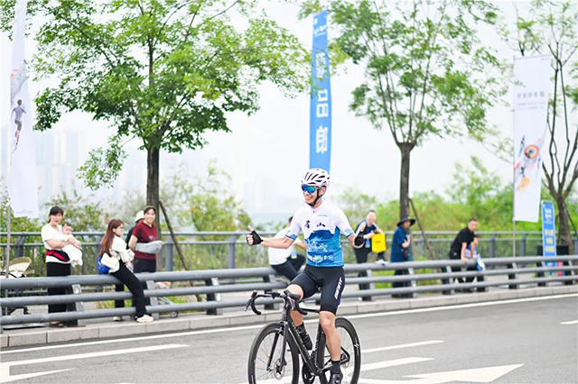 沱江畔的“速度与激情”:有人夺冠,有人玩嗨了!(图10) 640-(9).jpg