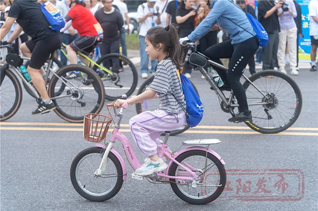 沱江畔的“速度与激情”:有人夺冠,有人玩嗨了!(图18) 640-(14).jpg