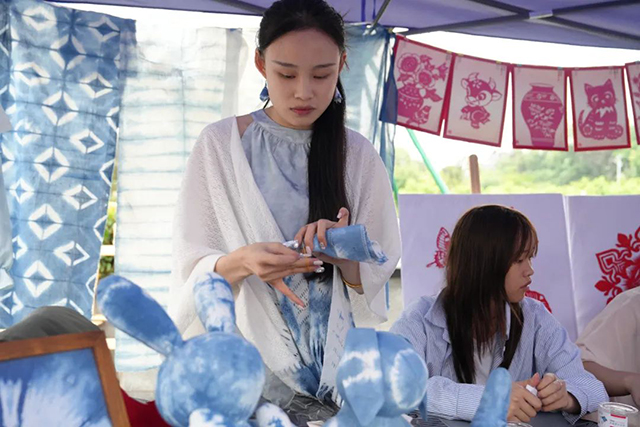 以文化浸润匠心 以素养点亮未来 | 2025年泸州市中等职业学校学生文明风采大赛(技能展示)在泸州市职业技术学校完美落幕(图4) 4.jpg