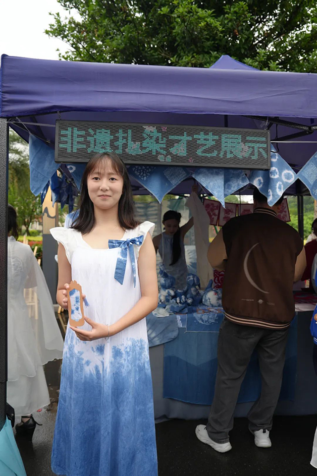 以文化浸润匠心 以素养点亮未来 | 2025年泸州市中等职业学校学生文明风采大赛(技能展示)在泸州市职业技术学校完美落幕(图5) 5.jpg