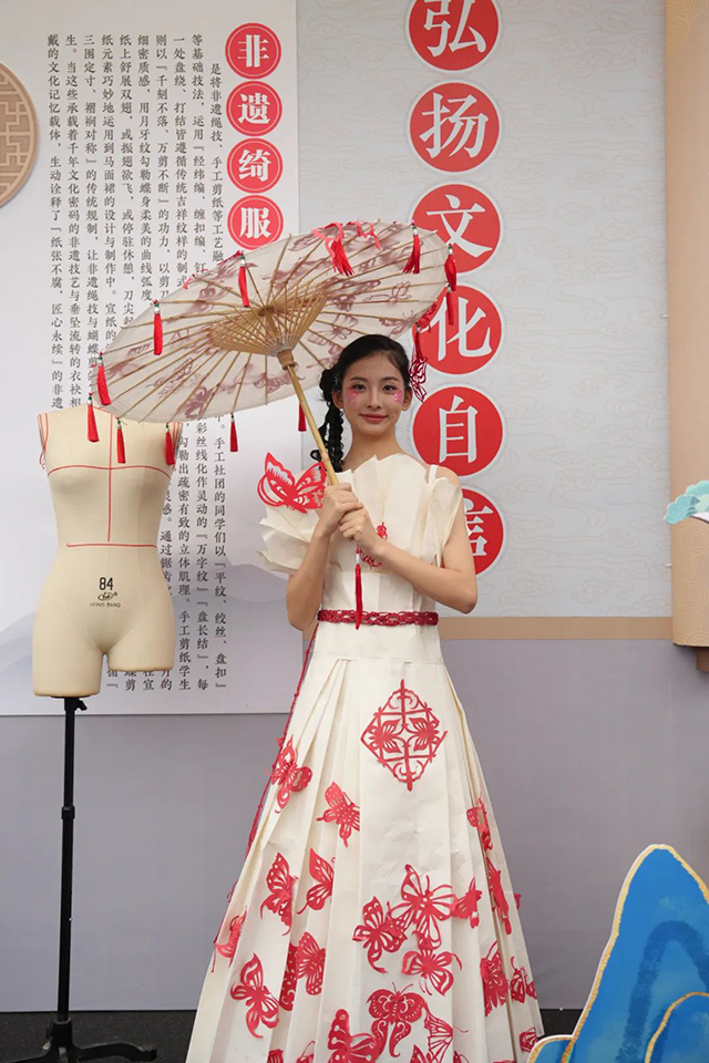 以文化浸润匠心 以素养点亮未来 | 2025年泸州市中等职业学校学生文明风采大赛(技能展示)在泸州市职业技术学校完美落幕(图23) 23.jpg