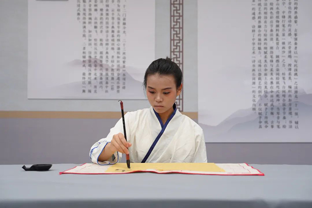 以文化浸润匠心 以素养点亮未来 | 2025年泸州市中等职业学校学生文明风采大赛(技能展示)在泸州市职业技术学校完美落幕(图32) 32.jpg