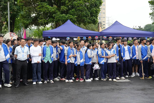 以文化浸润匠心 以素养点亮未来 | 2025年泸州市中等职业学校学生文明风采大赛(技能展示)在泸州市职业技术学校完美落幕(图34) 34.jpg