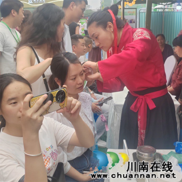 艾尚潮动 灸养身心┃西南医大中医院举办第三届艾灸文化节(图10) 10.jpg