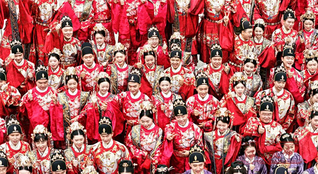 全城见证!泸州60对新人集体婚礼解锁中式浪漫→(图3) 3.jpg