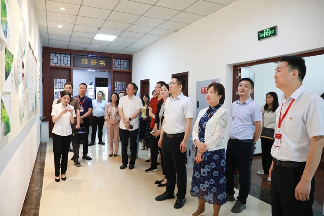 泸州市政协副主席马宗慧一行到合江县中医医院调研医共体建设工作