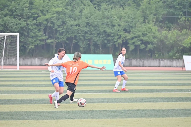 总比分7:0!西南医科大学问鼎四川省第五届“贡嘎杯”高校足球女子校园组冠军(图4) 4.jpg