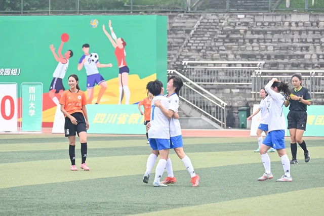 总比分7:0!西南医科大学问鼎四川省第五届“贡嘎杯”高校足球女子校园组冠军(图6) 6.jpg