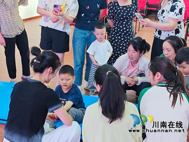 龙马潭区鱼塘街道云华山社区开展“智慧科技型”项目——“育儿智慧汇”宝妈团辅活动(图2) 1.jpg