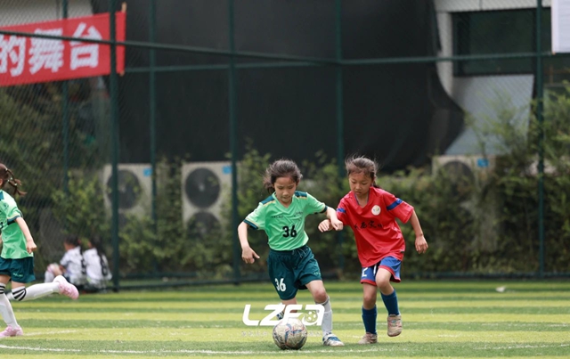 “奔跑吧·少年”“酒城麒麟杯”泸州市第三届青少年校园足球联赛圆满落幕(图4) 4.jpg