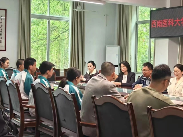 7年默默坚守，180公里爱心接力，助力10位学子走出大山