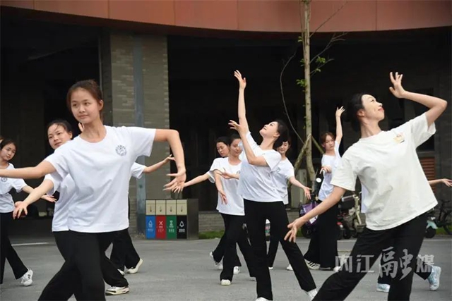 重磅节目!民族美声顶流要来内江!(图4) 6404.jpg