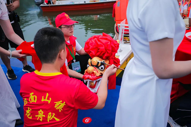 直击!宜宾这场龙舟赛好闹热!(图3) 3.jpg
