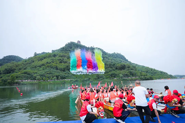 直击!宜宾这场龙舟赛好闹热!(图4) 4.jpg