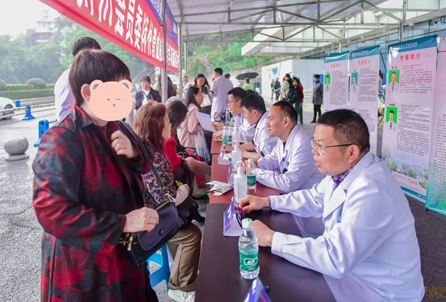 托起基层百姓“健康梦”丨“博士天团”带头人刘勇：“努力让患者花最少的钱治好病”