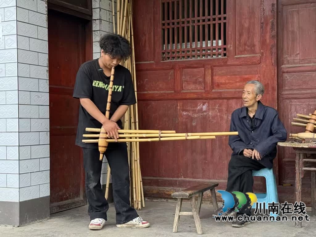 古蔺：笙声不息 苗家祖孙的匠心接力