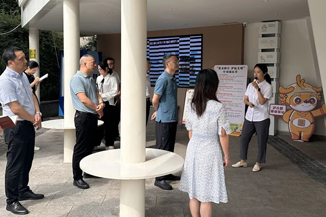 泸州市市场监管局党组书记、局长宋庆带队调研“小个专”及网约配送员群体党建工作