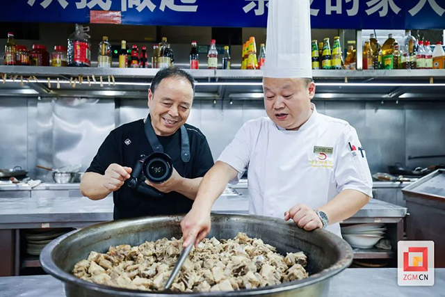 舌尖上的自贡,都藏在这本书里→(图2) 2.jpg