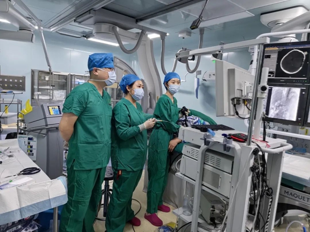 “我的治疗经历可以报道一下吗？给我做手术的医生简直太牛了！”