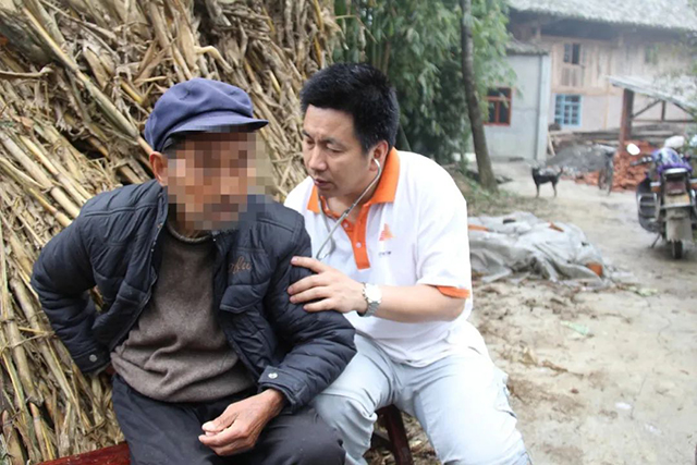 西南医大附院建院75周年·名医┃陈睦虎:与死神“搏斗”,为生命开道!(图4) 4.jpg