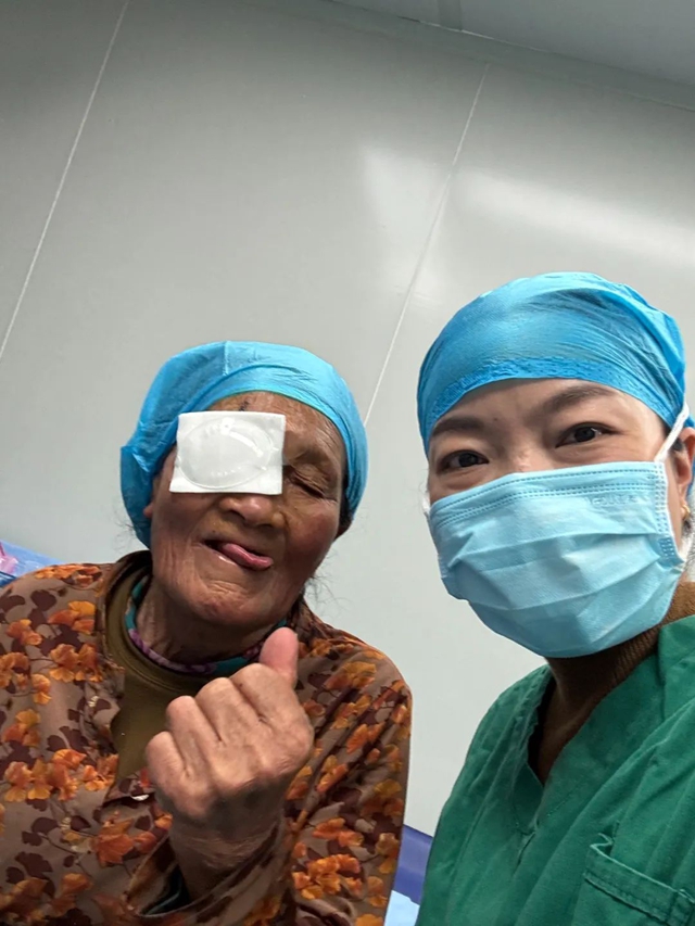 “光明使者”跨越海拔3500米：壤塘首例悬吊人工晶体术让高原阿妈重见蓝天