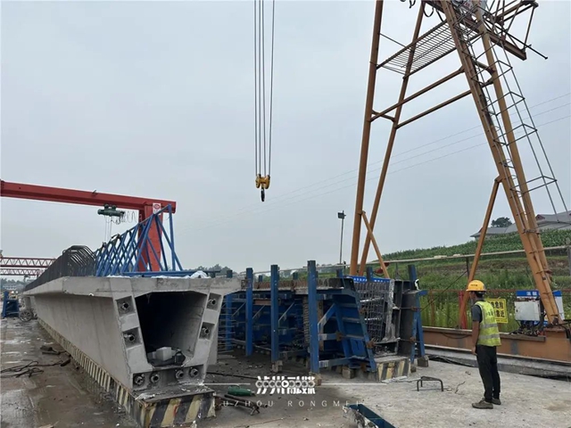 预计年底完成全线工程，自贡至泸州港公路加速建设