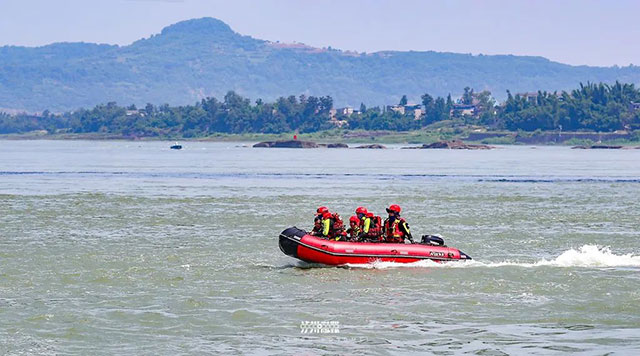 泸州市“护航·2025”综合应急实战演练举行(图9) 9.jpg