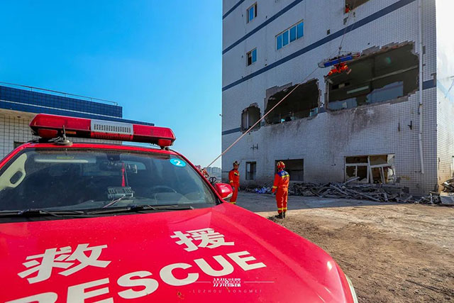 泸州市“护航·2025”综合应急实战演练举行(图6) 6.jpg