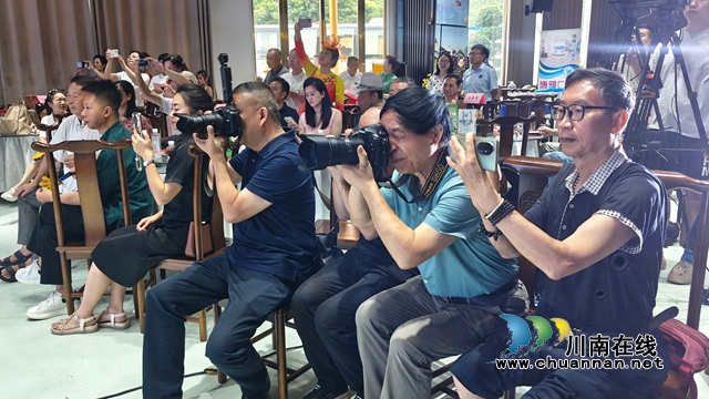 川江潮起处,诗韵咏双城|第三届宜泸两市朗诵艺术联谊会暨酒城之声朗诵艺术团两周年庆典举行(图10) 21.jpg