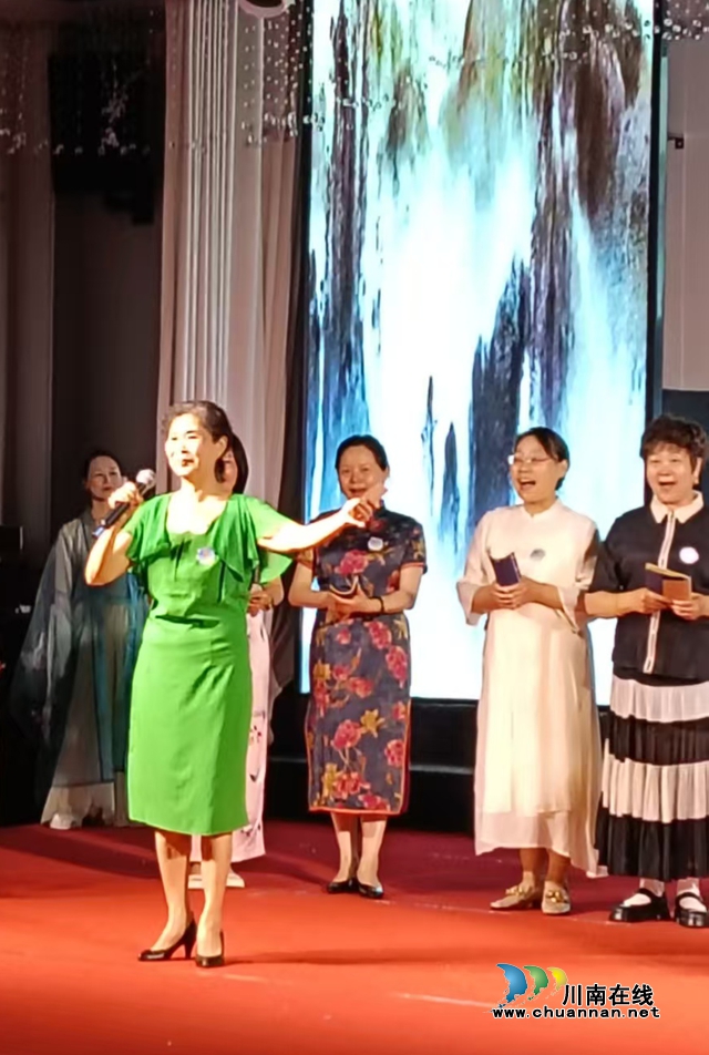 川江潮起处,诗韵咏双城|第三届宜泸两市朗诵艺术联谊会暨酒城之声朗诵艺术团两周年庆典举行(图4) 5.jpg