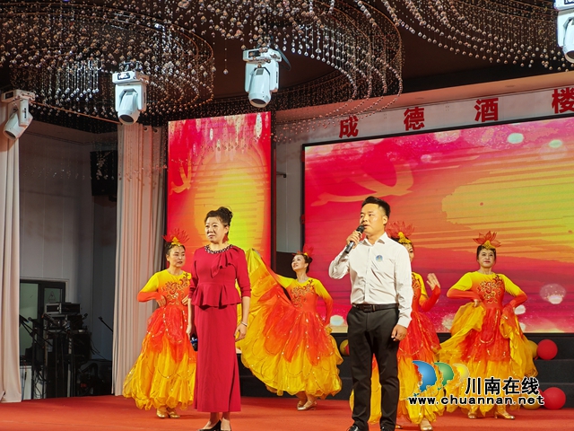 川江潮起处,诗韵咏双城|第三届宜泸两市朗诵艺术联谊会暨酒城之声朗诵艺术团两周年庆典举行(图5) 11.jpg