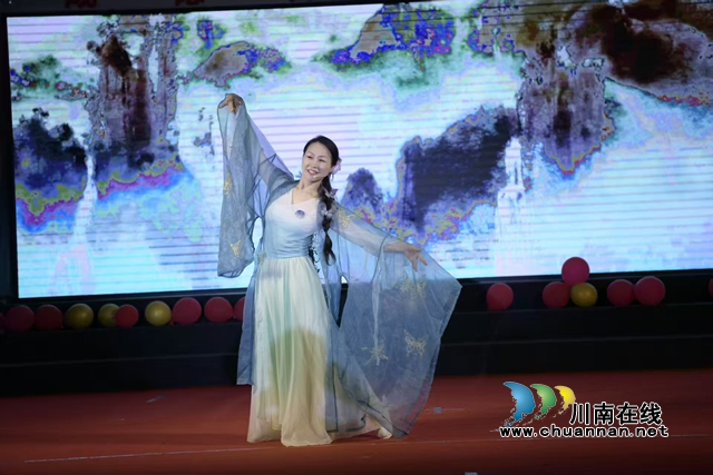 川江潮起处,诗韵咏双城|第三届宜泸两市朗诵艺术联谊会暨酒城之声朗诵艺术团两周年庆典举行(图29) 37.jpg