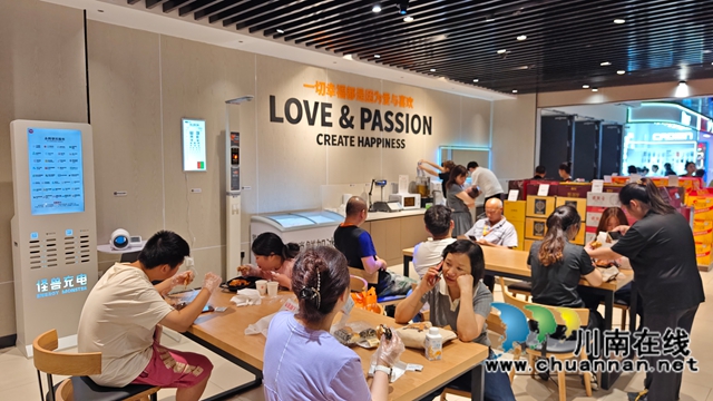 胖东来模式泸州再绽放!永辉超市万象汇调改店焕新开业(图6) 5dad77f6bdc09a1fede590b35db04b6.jpg