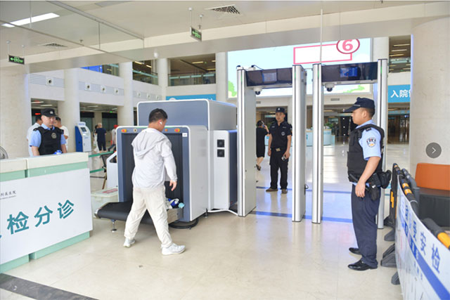 到西南医大附院看病安检不麻烦!新安检机、安检门:快、准、无辐射!(图2) 2.jpg