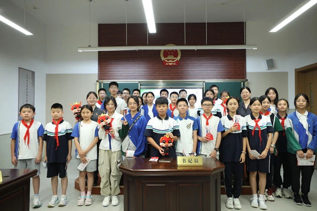 国际禁毒日丨如何识破“彩虹烟”伪装？龙马潭区法院这堂禁毒普法课给出答案