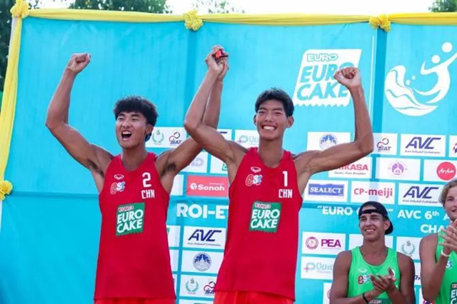 泸州籍小将毛远与搭档代表中国获得亚洲沙排锦标赛亚军(图2) 球2.jpg